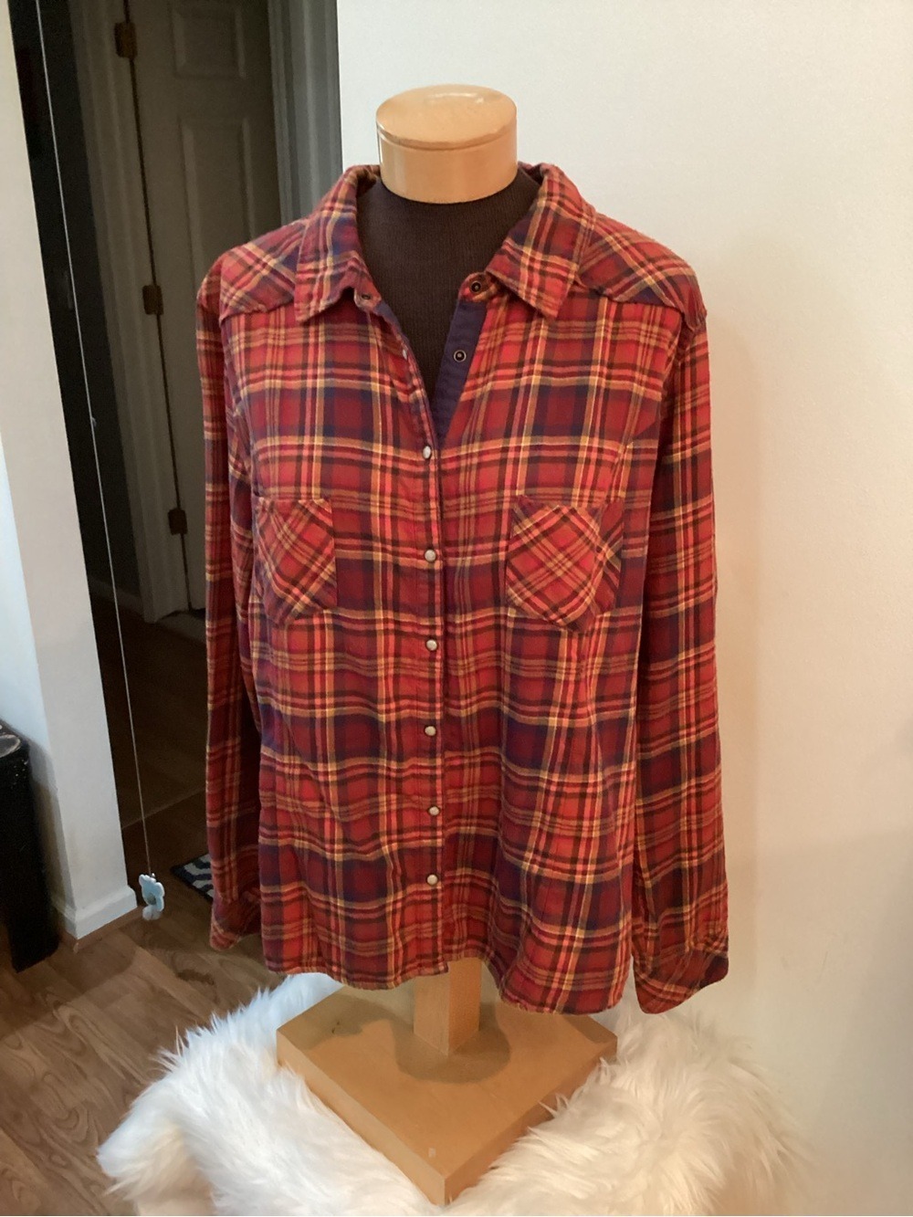 Maurice’s Size 3 Plaid Button Front Shirt – Hi-Low Hem fall colors - Picture 2 of 14